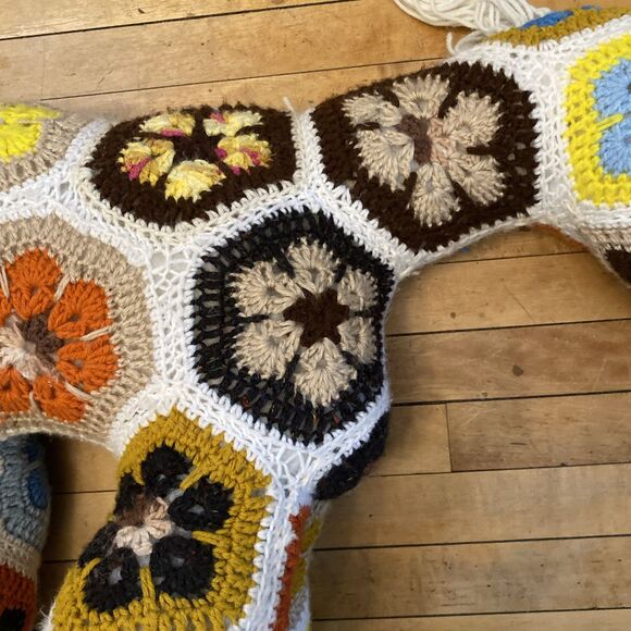 Vintage Crocheted Afghan Horse Pony Pillow Huge 18”x30” Floral Retro 70’s - Picture 11 of 16